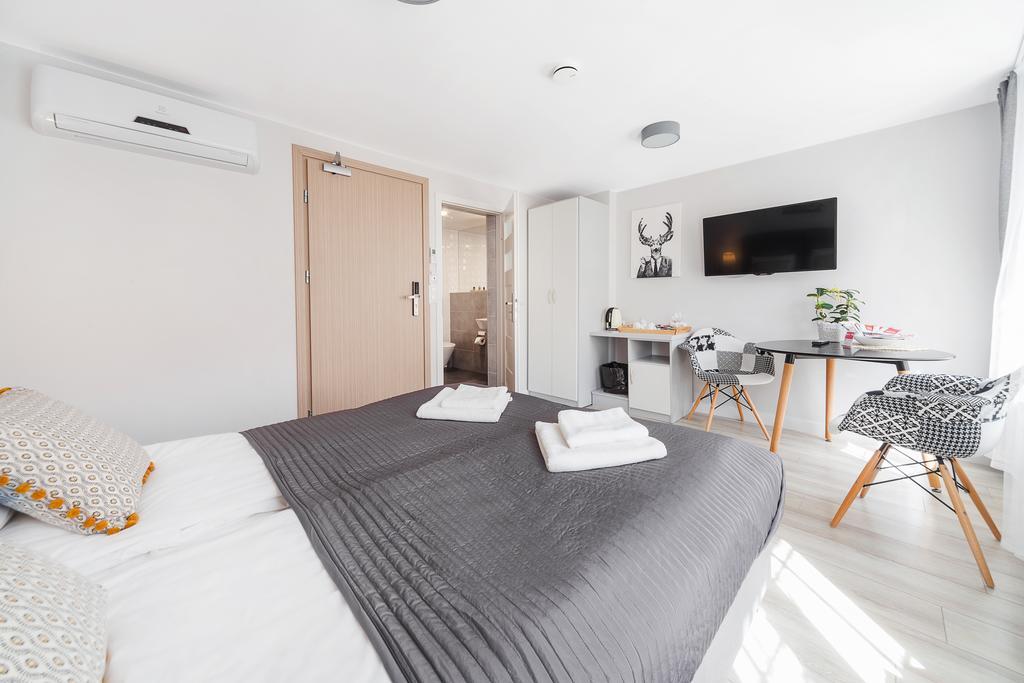 Six Suites, Old Town กดัญสก์ ภายนอก รูปภาพ